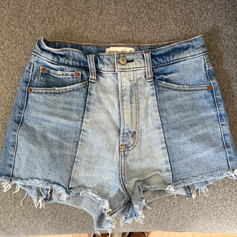 Abercrombie and Fitch Mom Short Two Tone Denim Size 27